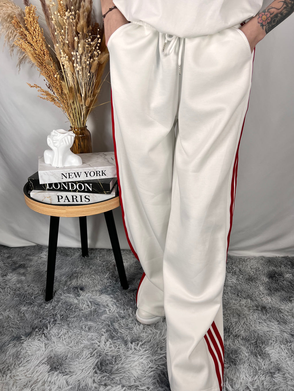 Pantalone bianco fasce rosse