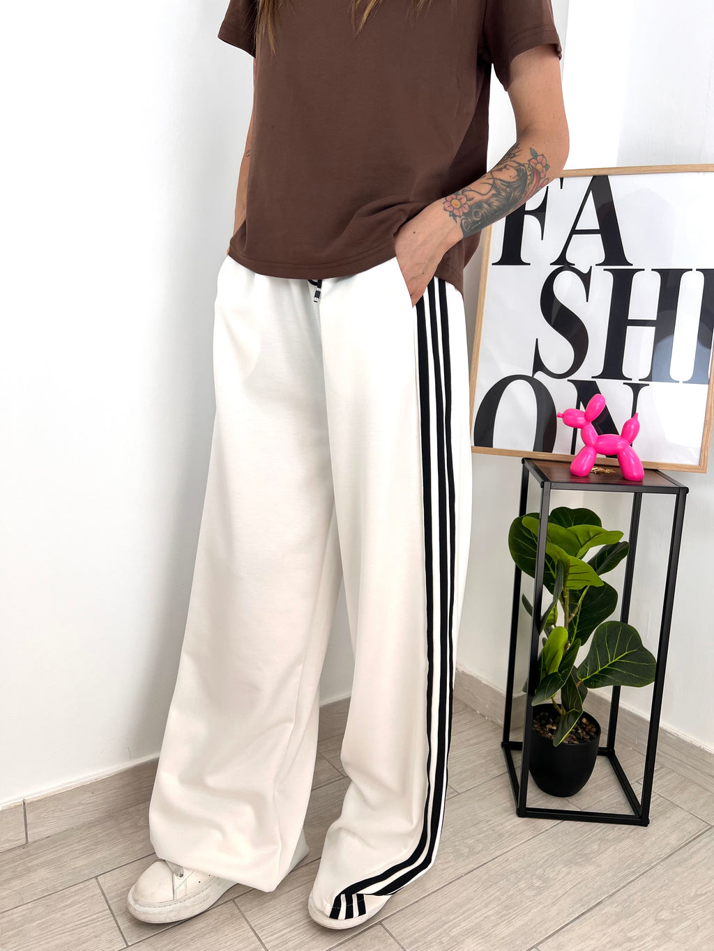 Pantalone bianco fasce nere