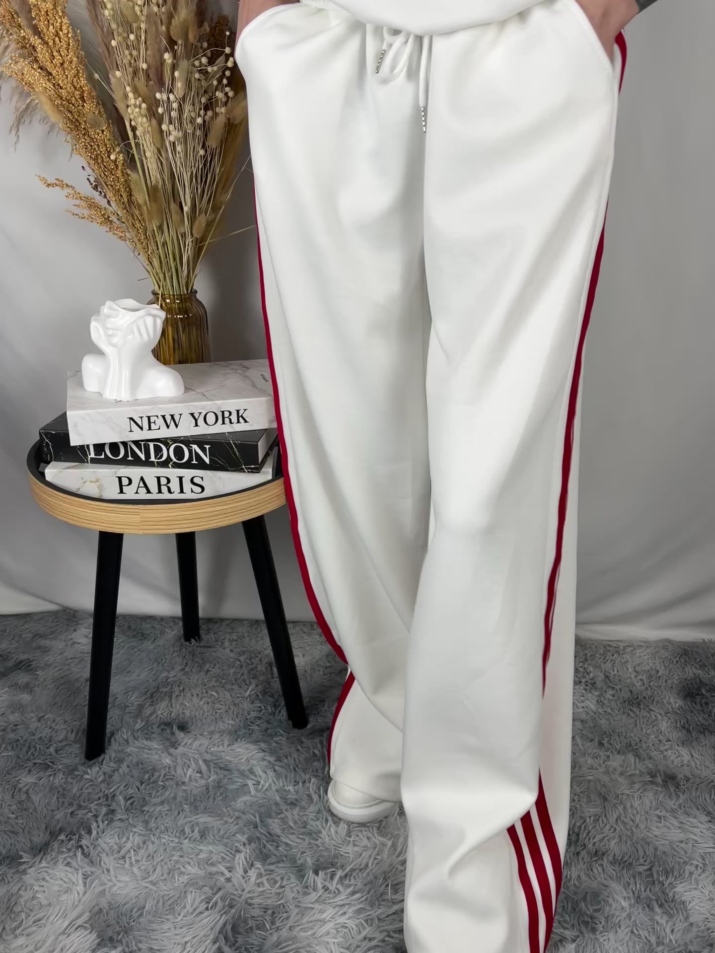 Pantalone bianco fasce rosse